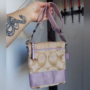 Coach Y2K 2010s Signature Canvas Patent Leather Crossbody Messenger🌿💜